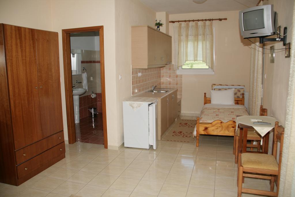 Elanthi Hostel 카스토리아 객실 사진